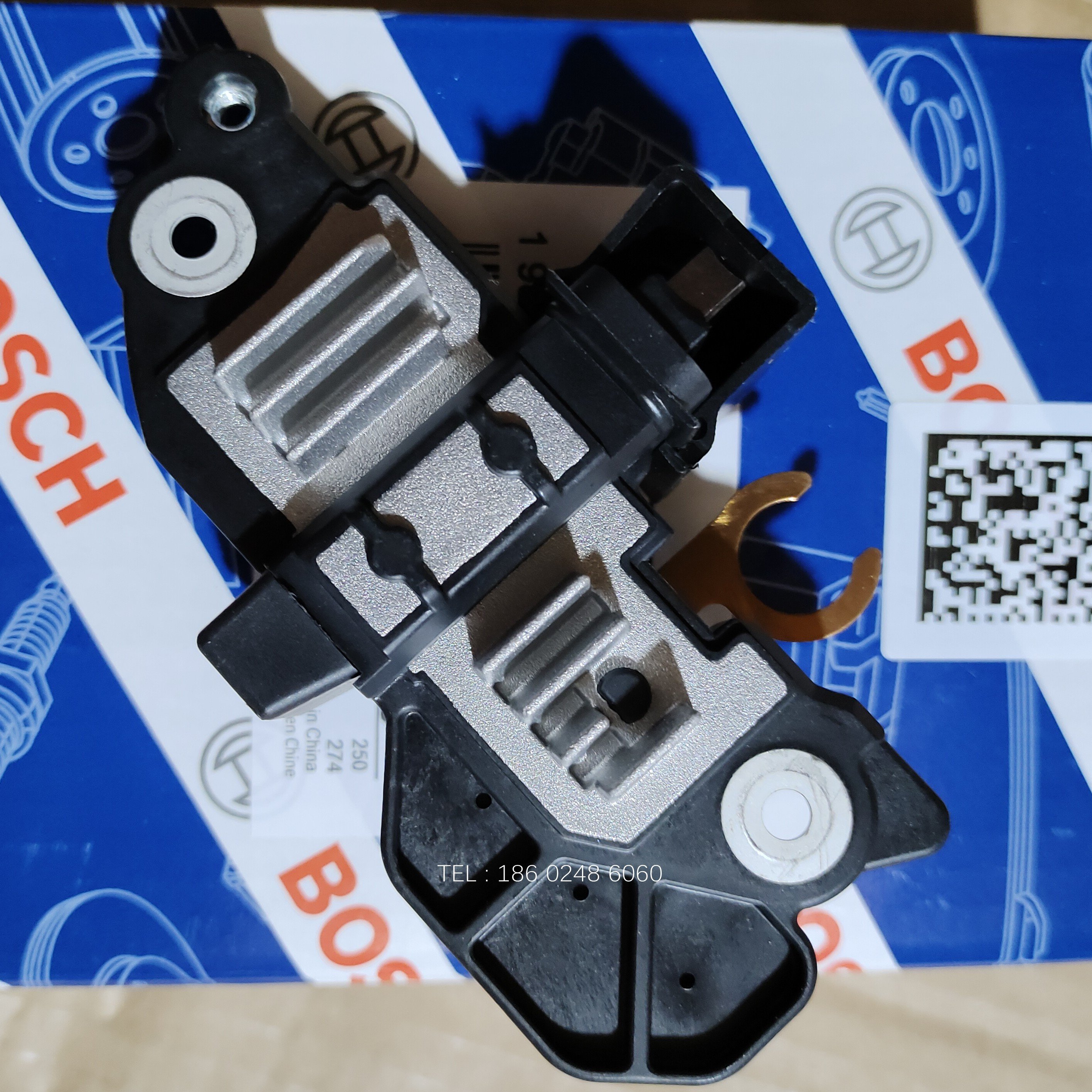FOR SCANIA VOLVO GENUINE REGULATOR ALTERNATOR PARTS VOLTAGE 1986AE0104 1797688 1900935 2532098 21510068 for BOSCH